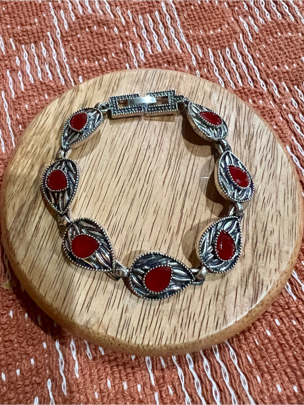 Red Teardrop Silver-Tone Link Bracelet - Size 7